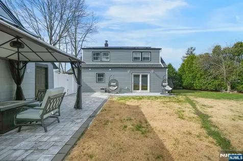33 Cathy Avenue Hawthorne NJ 07506