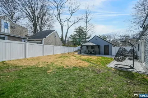 33 Cathy Avenue Hawthorne NJ 07506
