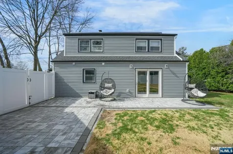 33 Cathy Avenue Hawthorne NJ 07506