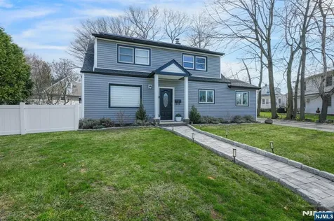 33 Cathy Avenue Hawthorne NJ 07506