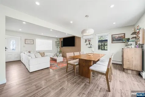 33 Cathy Avenue Hawthorne NJ 07506