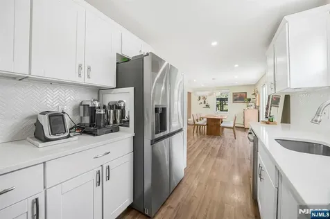 33 Cathy Avenue Hawthorne NJ 07506