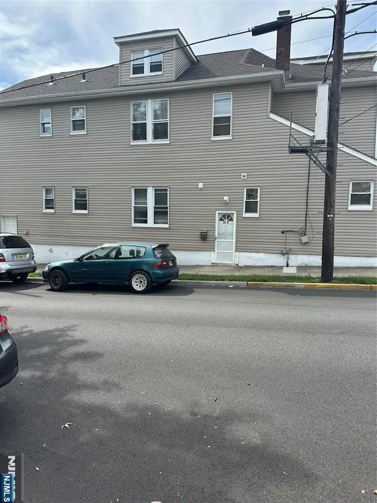 82 Westervelt Place Lodi NJ 07644