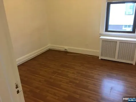 82 Westervelt Place Lodi NJ 07644