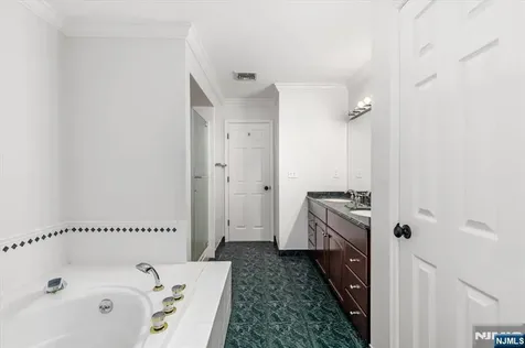 42 Nugent Drive Clifton NJ 07012