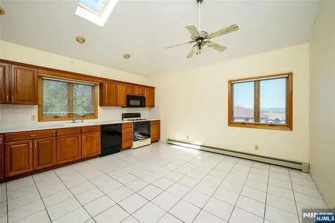 147 11th Street Wood Ridge NJ 07075