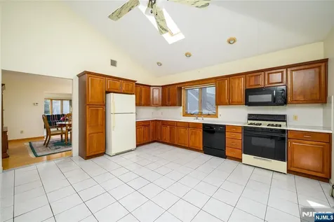 147 11th Street Wood Ridge NJ 07075