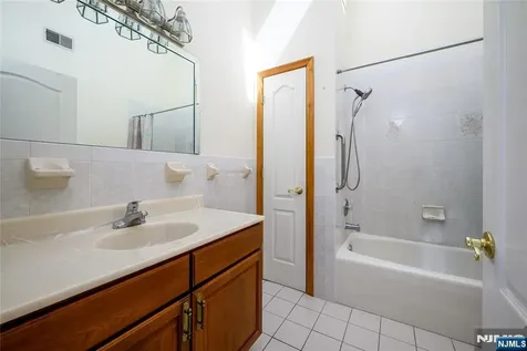 147 11th Street Wood Ridge NJ 07075