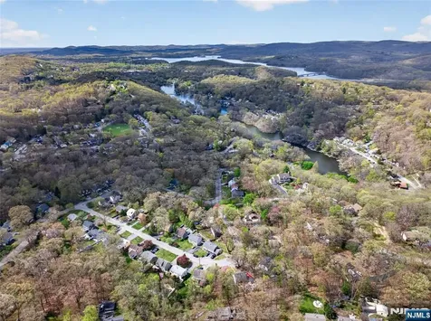 22 Wildwood Terrace Ringwood NJ 07456
