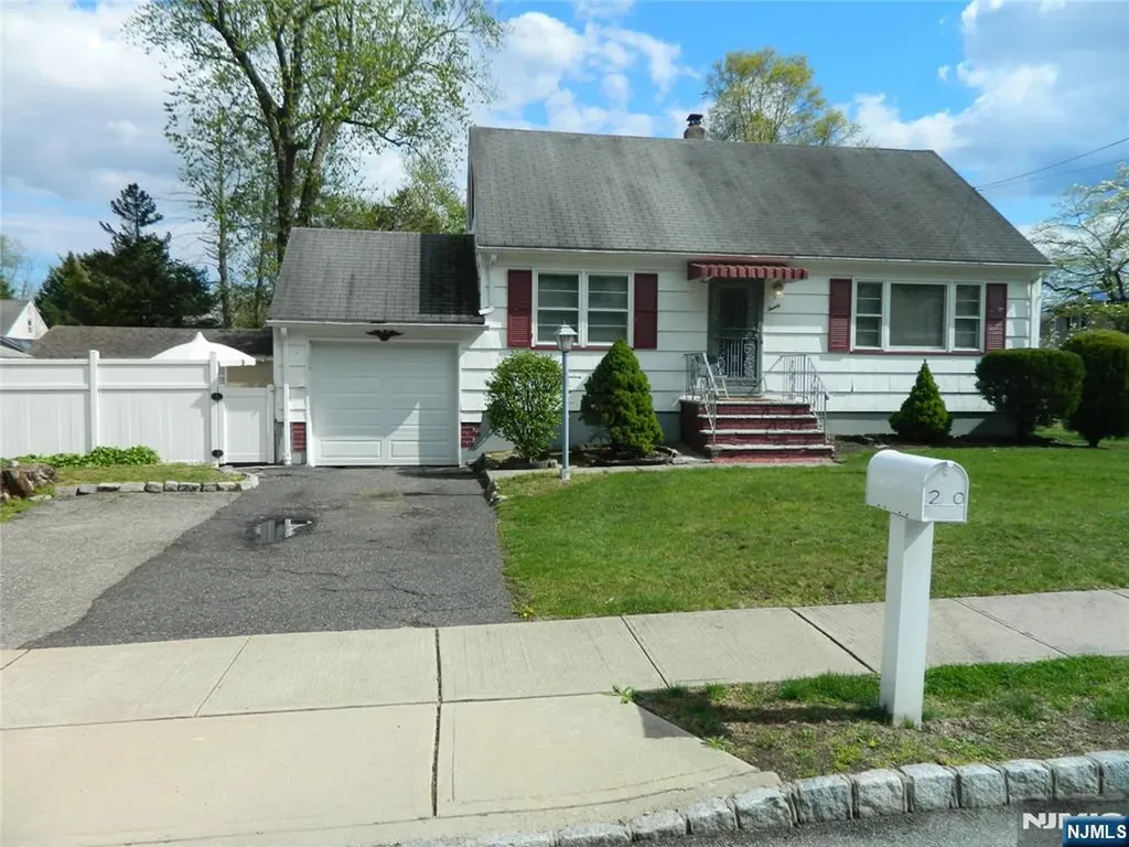 20 Saint Charles Avenue Caldwell NJ 07006