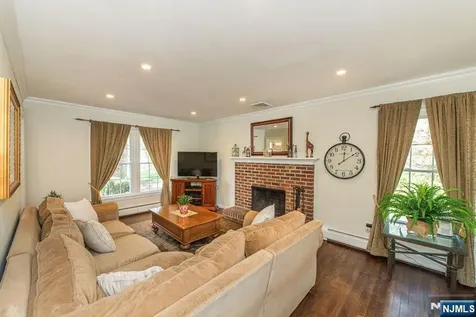 19 Bedford Road Mahwah NJ 07430