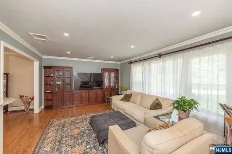 19 Bedford Road Mahwah NJ 07430
