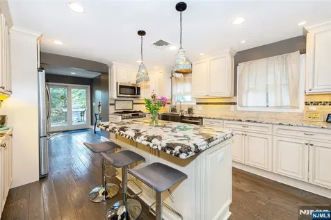 36 Ella Street Bloomingdale NJ 07403