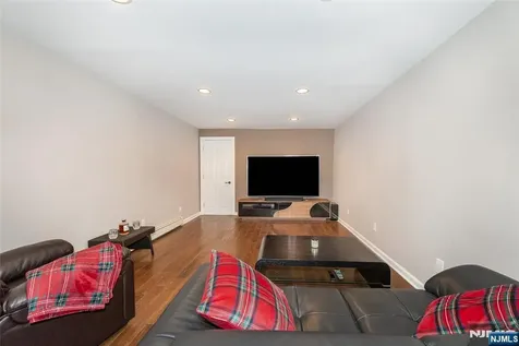 36 Ella Street Bloomingdale NJ 07403