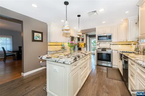 36 Ella Street Bloomingdale NJ 07403