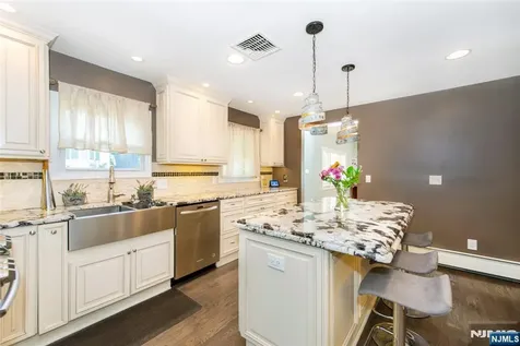 36 Ella Street Bloomingdale NJ 07403