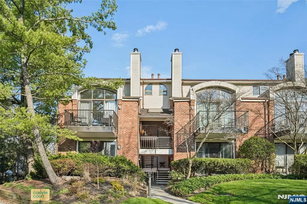 2 Carlyle Court Teaneck NJ 07666