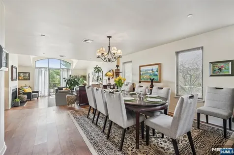 2 Carlyle Court Teaneck NJ 07666