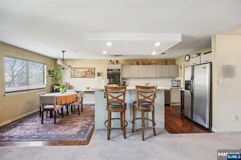 2 Carlyle Court Teaneck NJ 07666