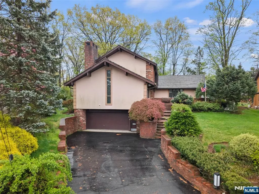77 Macarthur Drive Clifton NJ 07013