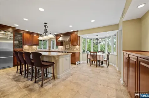 77 Macarthur Drive Clifton NJ 07013