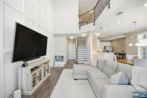 102 Sequoia Drive Cedar Grove NJ 07009