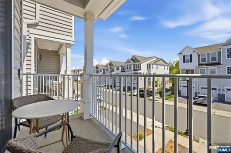 102 Sequoia Drive Cedar Grove NJ 07009