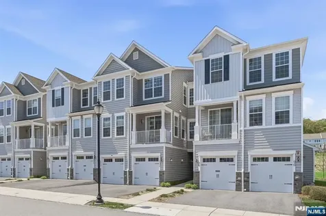 102 Sequoia Drive Cedar Grove NJ 07009