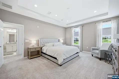 102 Sequoia Drive Cedar Grove NJ 07009