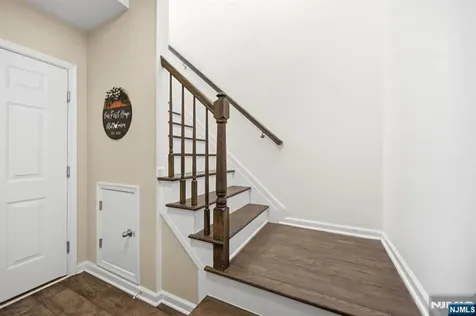 102 Sequoia Drive Cedar Grove NJ 07009