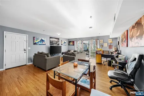 25-27 Norfolk Street Newark NJ 07103