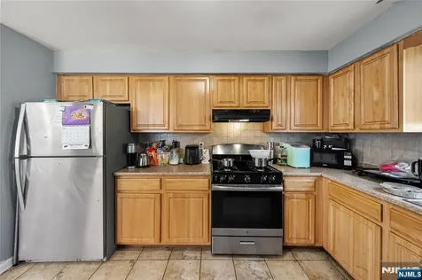 25-27 Norfolk Street Newark NJ 07103