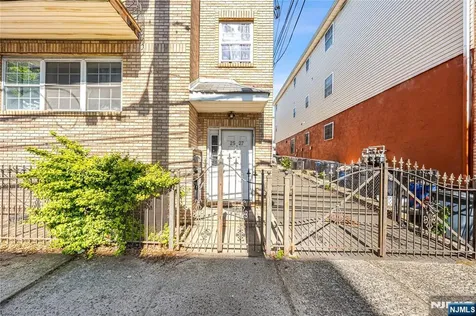 25-27 Norfolk Street Newark NJ 07103