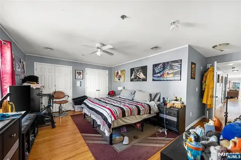 25-27 Norfolk Street Newark NJ 07103