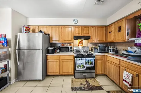 25-27 Norfolk Street Newark NJ 07103