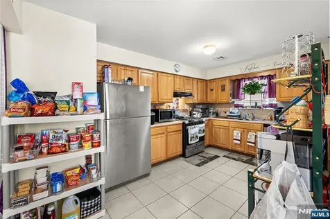 25-27 Norfolk Street Newark NJ 07103