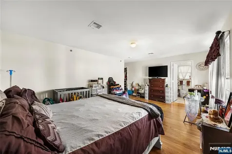 25-27 Norfolk Street Newark NJ 07103