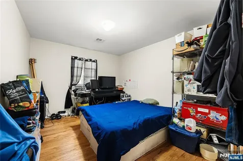 25-27 Norfolk Street Newark NJ 07103