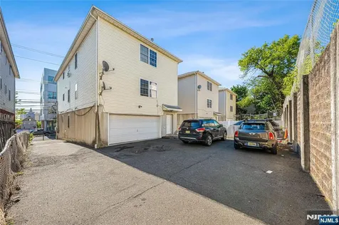 25-27 Norfolk Street Newark NJ 07103