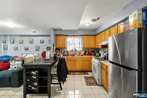 25-27 Norfolk Street Newark NJ 07103
