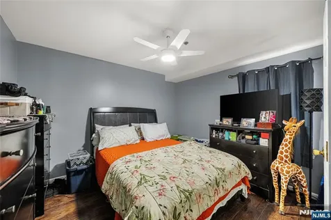 25-27 Norfolk Street Newark NJ 07103
