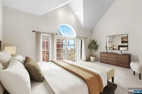 36 Regency Place Weehawken NJ 07086
