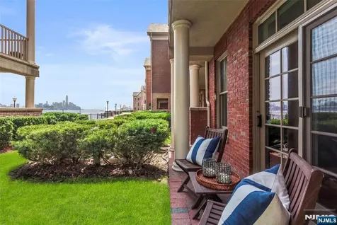 36 Regency Place Weehawken NJ 07086