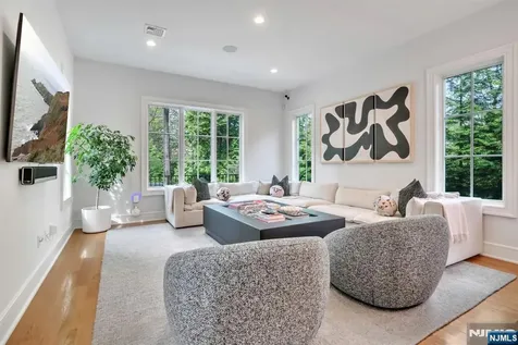 89 Depeyster Avenue Tenafly NJ 07670