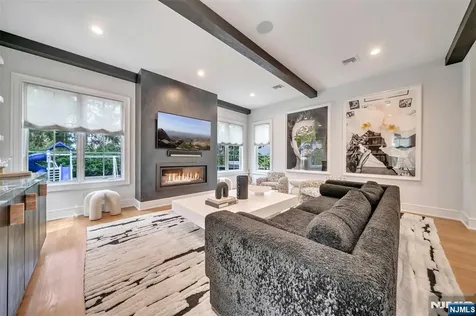 89 Depeyster Avenue Tenafly NJ 07670