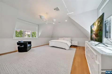 89 Depeyster Avenue Tenafly NJ 07670