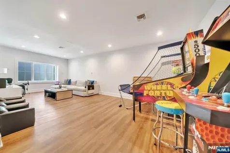 89 Depeyster Avenue Tenafly NJ 07670