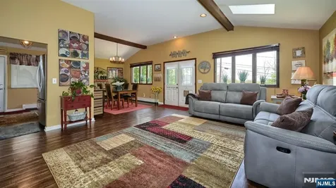 16 Forest Terrace Wayne NJ 07470