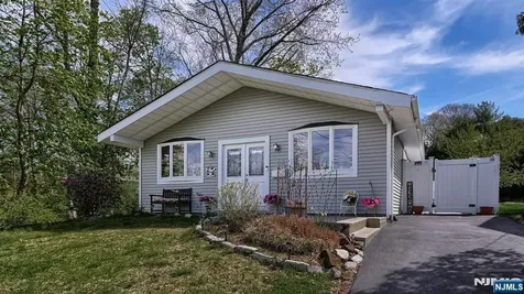 16 Forest Terrace Wayne NJ 07470