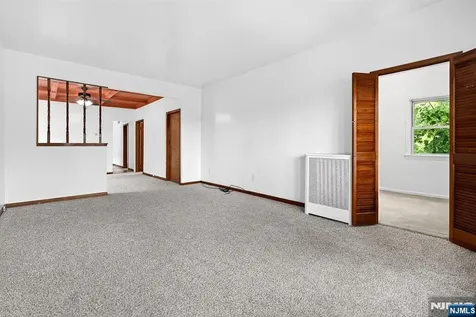 319 Paterson Avenue East Rutherford NJ 07073